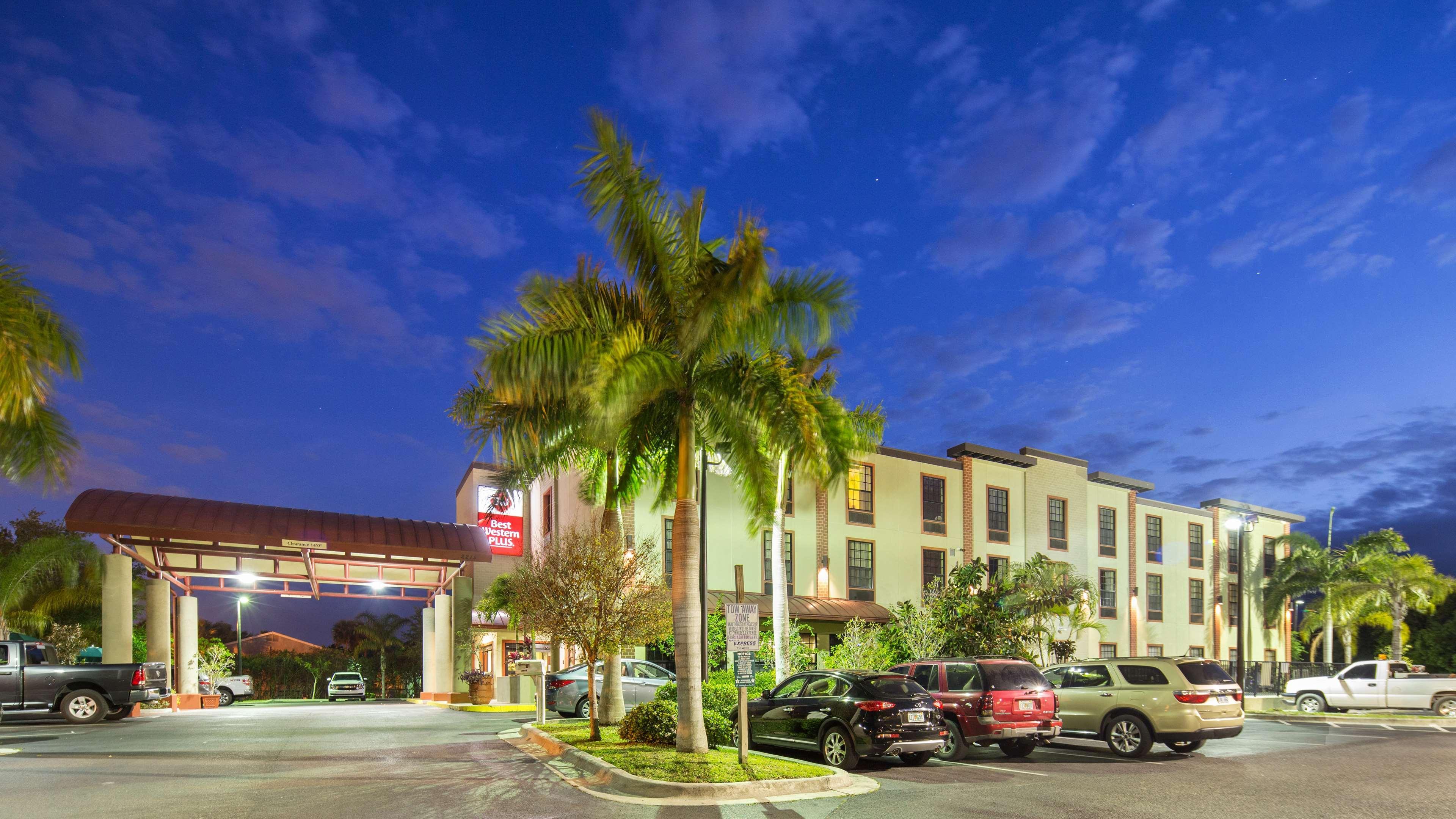 Best Western Plus Bradenton Gateway Hotel Eksteriør billede